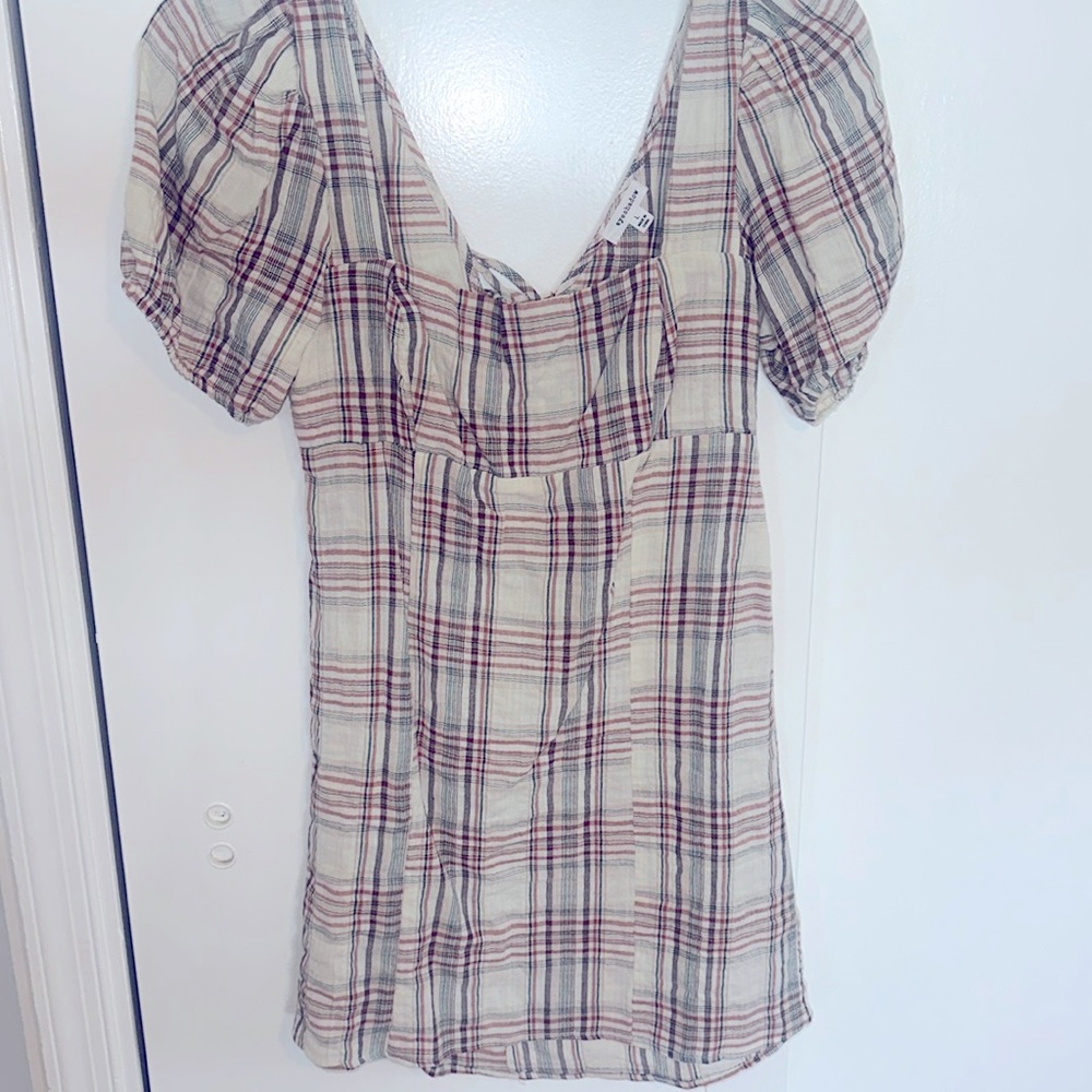 Fall style lightweight dress, tie open back